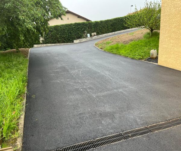 Aménagement extérieur enrobé région lyonnaise